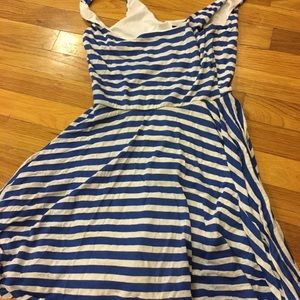 Striped dress🧜🏻‍♀️